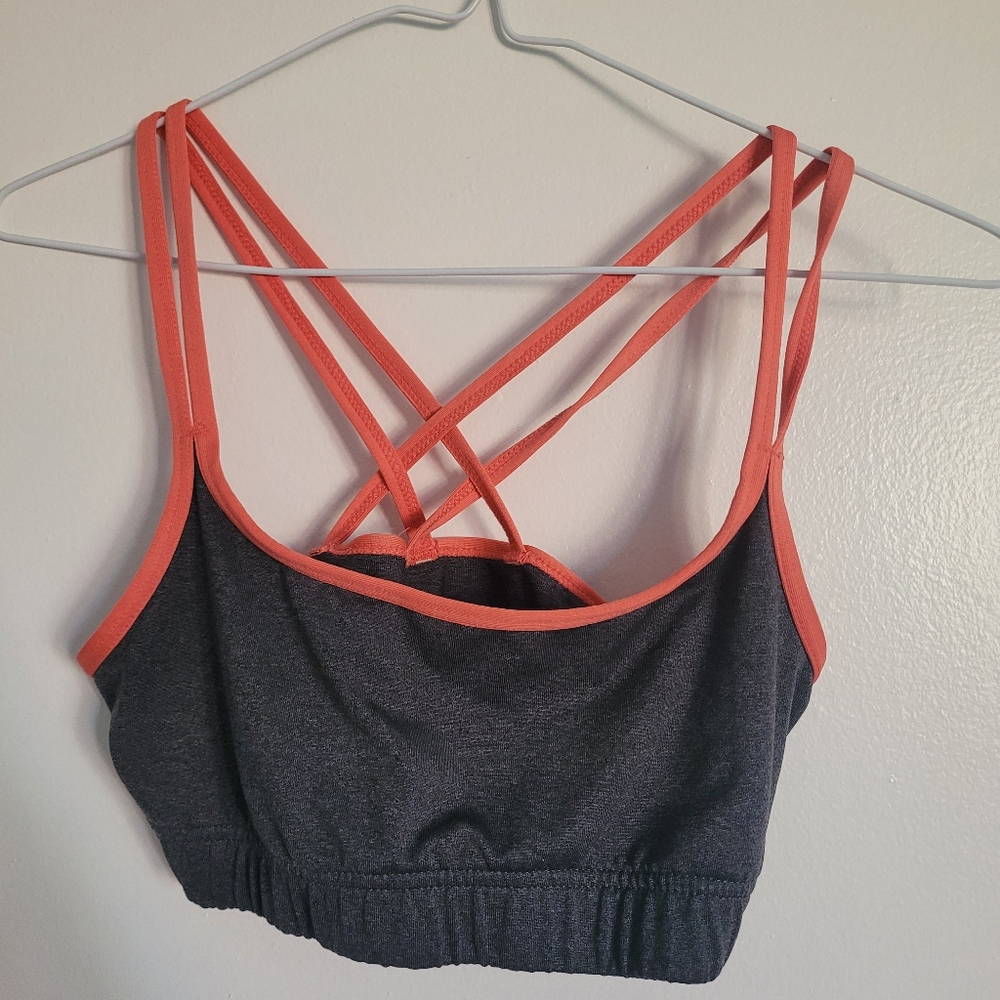 Women's sports bra